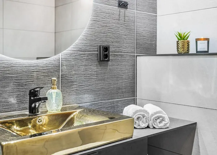 Lucky Live By Hilla *